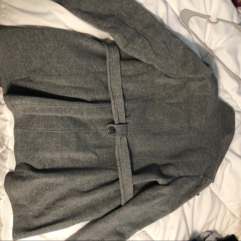 Grey Coat - Picture 5 of 5